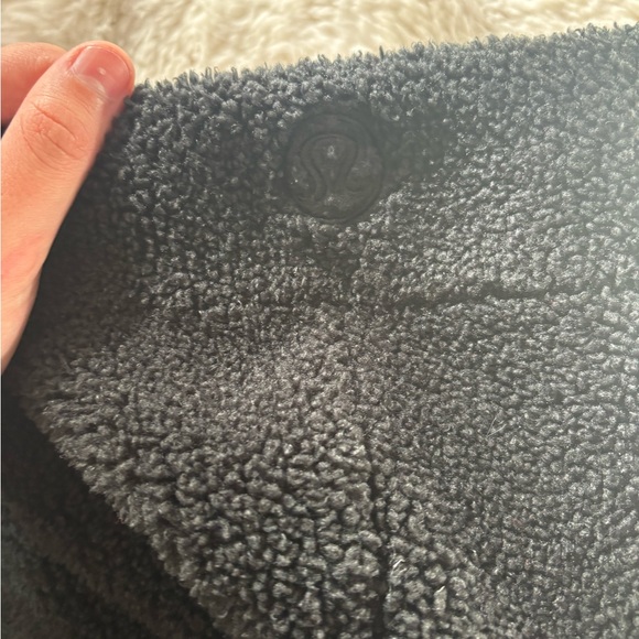 Lululemon - Scuba Oversized Sherpa 1/2 Zip Hooded Sweatshirt in Black - Picture 11 of 11